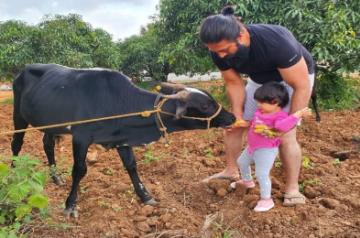 'K.G.F' star Yash has family time in the farmhouse