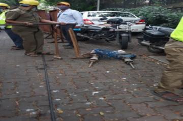 Mumbai, Sep 9 (IANS) On Wednesday, hours after the Brihanmumbai Municipal Corporation started demolishing the Bandra property of Bollywood actress Kangana Ranaut for alleged unauthorised modifications and extensions, a hashtag appreciating the BMC action started trending on Twitter.