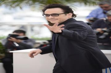 CANNES, May 19, 2014 (Xinhua) -- US actor John Cusack poses during the photocall for "Maps To The Stars" at the 67th Cannes Film Festival in Cannes, France, May 19, 2014. The movie is presented in the Official Competition of the festival which runs from May 14 to 25. (Xinhua/Ye Pingfan/IANS)