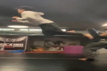 Tiger Shroff shares flying kick video after injury. (source:insta)