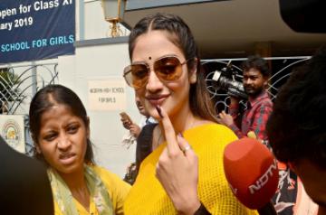 Bengali star Nusrat Jahan mulls legal action against video chat app using her photo