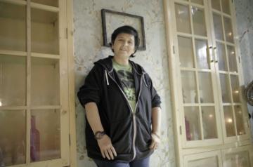 Falguni Pathak back with a romantic Navratri song.
