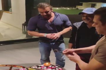 Salman remembers Wajid Khan on his birth anniversary