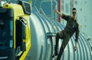 Akshay Kumar's retro cool in 'BellBottom' teaser