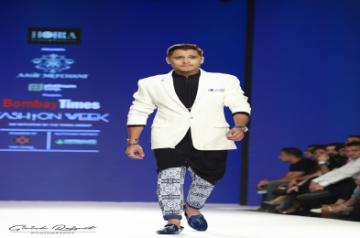 Kunal Thakkur set to make his web debut