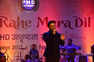 Bigg Boss 14: Twitterati support Rahul Vaidya after Pavitras misogyny charge