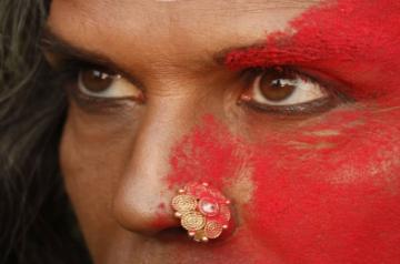 Milind Soman's new pic reminds netizens of Akshay Kumar.