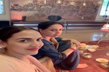 Hema Malini performs havan on daughter Esha Deol's birthday.