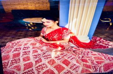 Go local for Diwali, Bollywood urges fans.