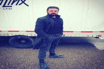 Karl Urban gives special shoutout to Indian fans.