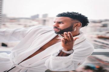 Jason Derulo feels happy to share his wealth