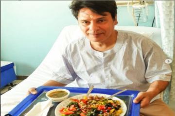 Rahul Roy enjoys yogic lunch