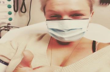 Pink fractures ankle, says 2020 is the gift that keeps on giving