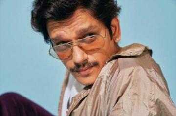 Vijay Varma finds an answer to 'Rasode mein kaun tha'.