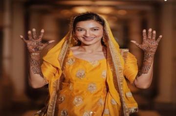 Gauahar Khan shares photos of her Mehndi ceremony