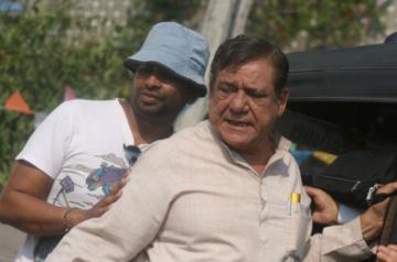 Om Puri shot despite typhoid, recalls wife Nandita about his upcoming last film.