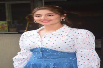 Mumbai: Singer Dhvani Bhanushali seen at the office of T-Series in Mumbai's Andheri on Dec 2, 2020. (Photo: IANS)