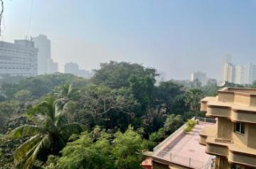 As smog covers Mumbai, B-Towners complain