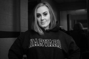 Singer Adele on Friday finalised her divorce settlement with estranged husband Simon Konecki.