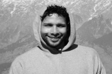 Siddhant Chaturvedi turns on poet mode again