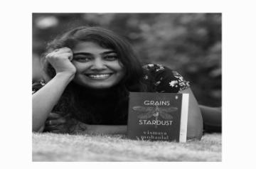 Mohanlal gifts Big B daughter Vismaya's book Grains Of Stardust.(photo:Instagram)