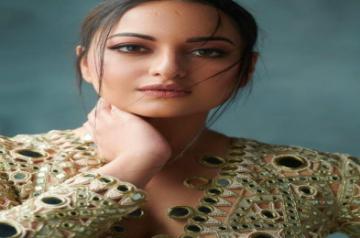 Farmers' protest: Sonakshi Sinha recites a 'tribute to the hands that feed us'