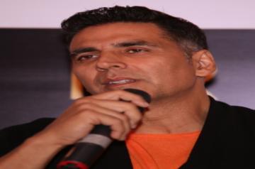Akshay Kumar mourns Sandeep Nahar's death, late actor's FB post and video taken down (Lead)