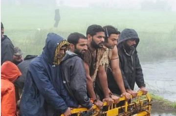 Prithviraj shares 'Urumi' throwback pic: '10 years to this epic'.