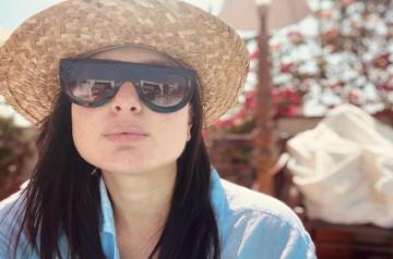 Kareena shares first picture post delivery.(photo:Instagram)