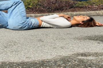 When Shehnaaz Gill hit snooze mode on the road.(photo:Instagram)