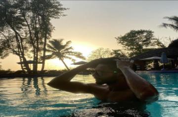 Shahid Kapoor beats the heat and how!.