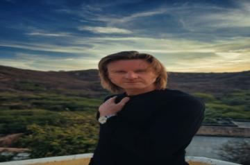 'Rookie actor Alexx O'Nell no stranger to comedy.