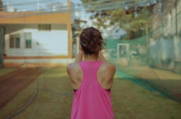 Taapsee Pannu trains in open ground amidst lockdown.(Photo:Instagram/IANS)