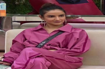 'Bigg Boss' star Jasmin Bhasin on shooting 'Pani di gal' video