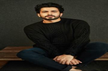 Sunny singh watches ramayan to prepare for adipurush.(photo:Instagram)