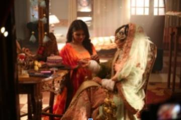 Isha Malviya, Priyanka Chaudhary choose their wedding dresses for Udaariyaan