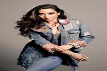 Soundarya Sharma stuck in LA, raises funds for Indian community.