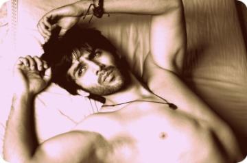 It's Kartik Aaryan versus Kate Winslet(Photo:Instagram)