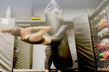Urvashi shares video of ab workout using punching bag(Photo:Instagram)