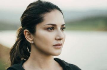 Sunny Leone is in the mood to reflect on change.(photo:instagram)