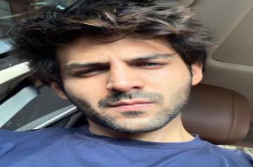 Kartik Aaryan throws a 'sexy' question to fans ( credit : Kartik Aaryan/instagram)