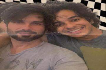 Shahid Kapoor, Ishaan Khatter recreate 'Karan Arjun' in new post(Photo:instagram)