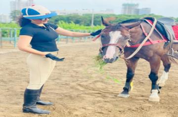 Kangana Ranaut spends her mornings with her horse 'Lightening'