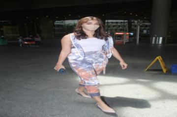 Mumbai: Indian actress Pooja Hegde Spotted at Airport Arrival on Thursday July 15, 2021.(Photo: Sanjay Tiwari/IANS)