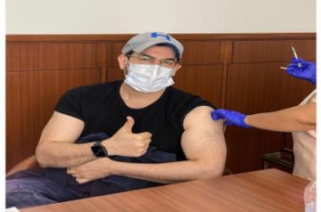 Neil Nitin Mukesh gets first dose of Covid vaccine