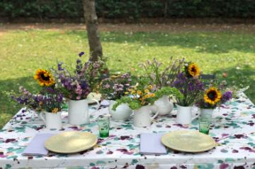 Sustainable flower arrangements for your centre table