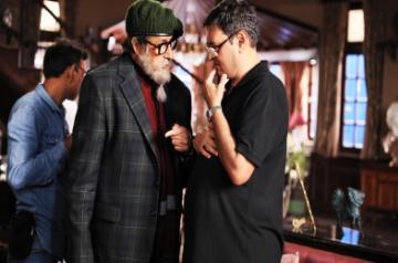 Amitabh doesn't act like a superstar on set, says director Rumy Jafry.