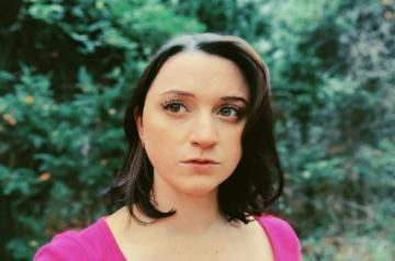 Indie artiste Foxanne's space-bound song features a New Jersey planetarium