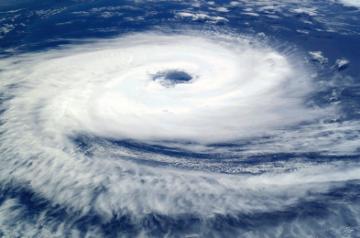 Reducing cyclone impacts: Double benefits of climate protection