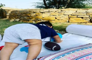 kareena in jaisalmer with hubby and kids.(photo:instagram)